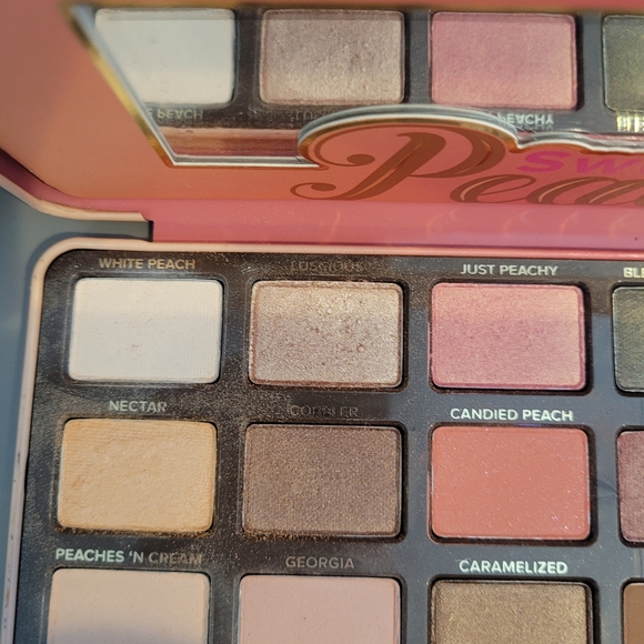 Too Faced Sweet peach palette - Picture 2 of 5